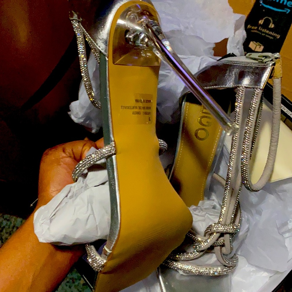 Heels - Picture 3 of 3